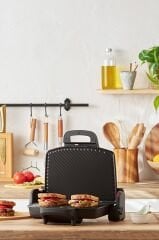 Toastbuster 1337H Çıkarılabilir Plakalı 4 Ekmekli Tost Makinesi 1800 W  Siyah