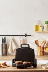 Toastbuster 1337H Çıkarılabilir Plakalı 4 Ekmekli Tost Makinesi 1800 W  Siyah