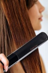 Mila Dijital Ekran Keratin Seramik Ince Plakalı Saç Düzleştirici Ve Şekillendirici Gm7172